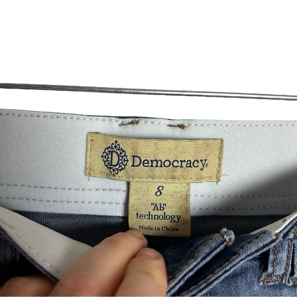 Democracy Ab Technology Mid Rise Fray Hem Crop Jeans Style B2187Q4G3XX Size 8 - Picture 2 of 7